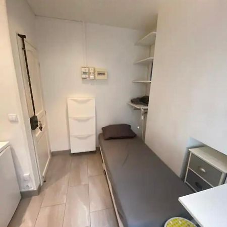 Small Studio Near Eiffel Tower Paris Luaran gambar