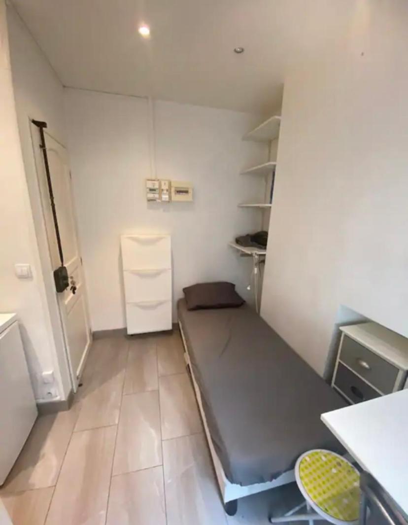 Small Studio Near Eiffel Tower Paris Luaran gambar