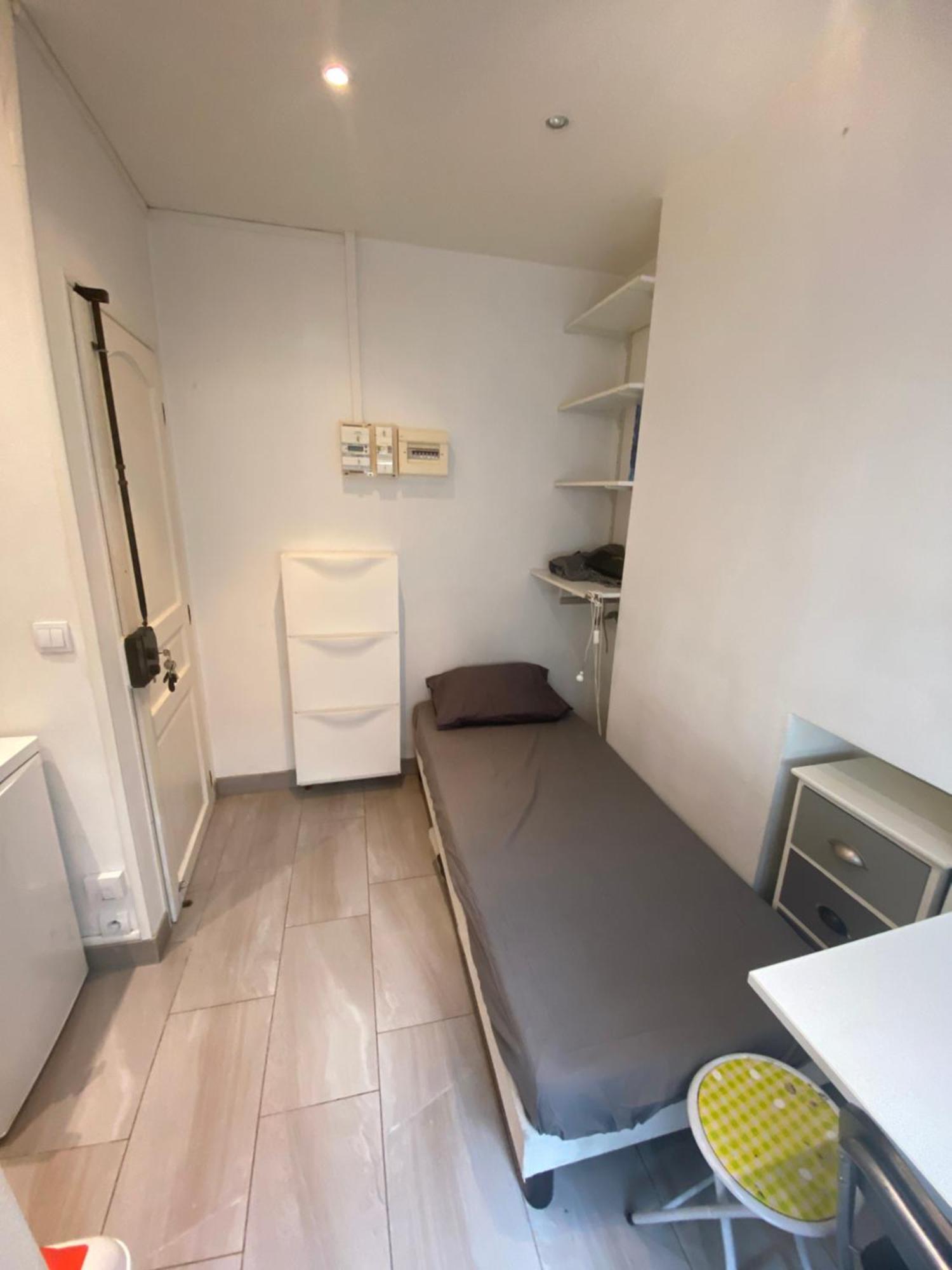 Small Studio Near Eiffel Tower Paris Luaran gambar
