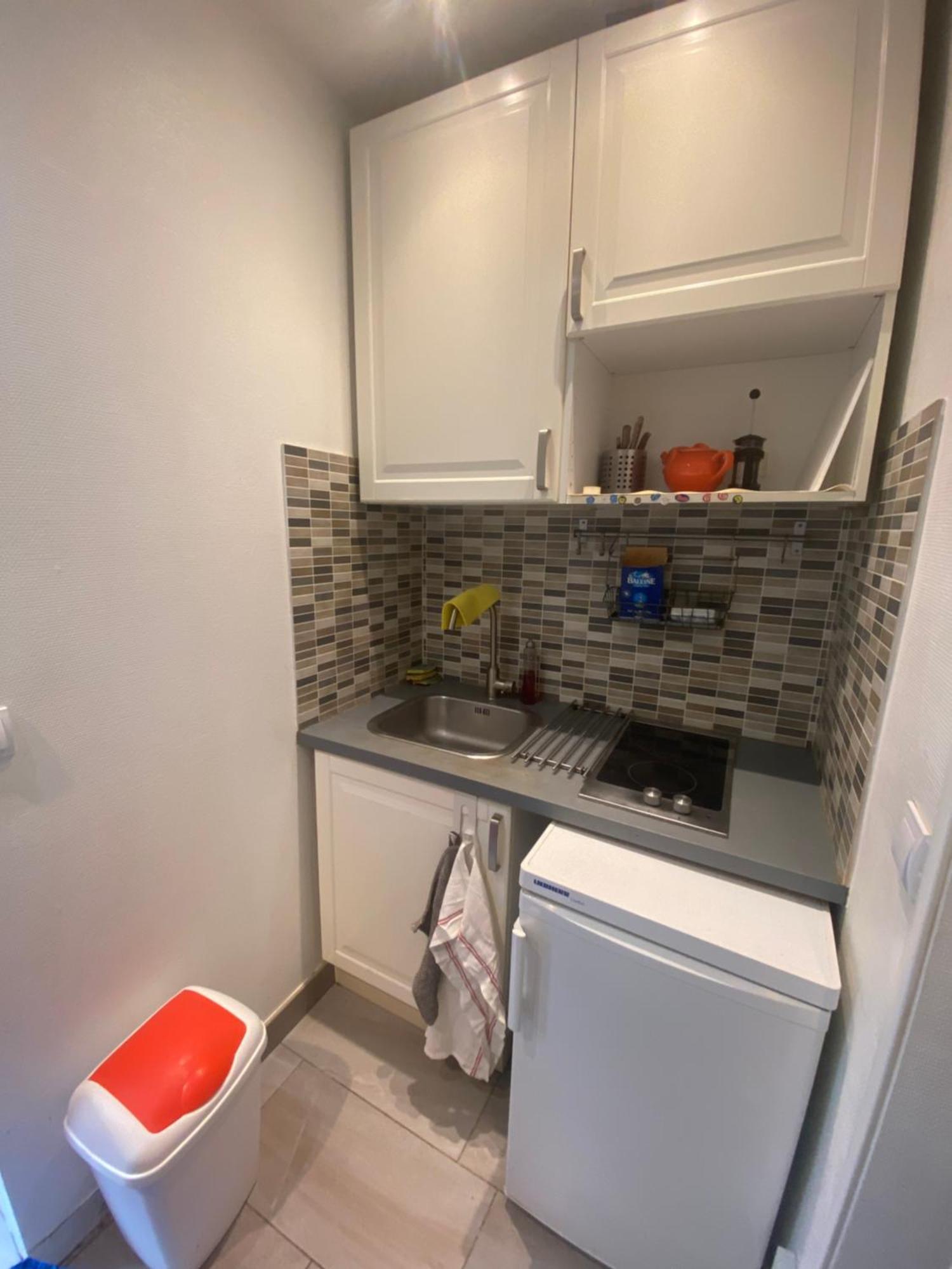 Small Studio Near Eiffel Tower Paris Luaran gambar